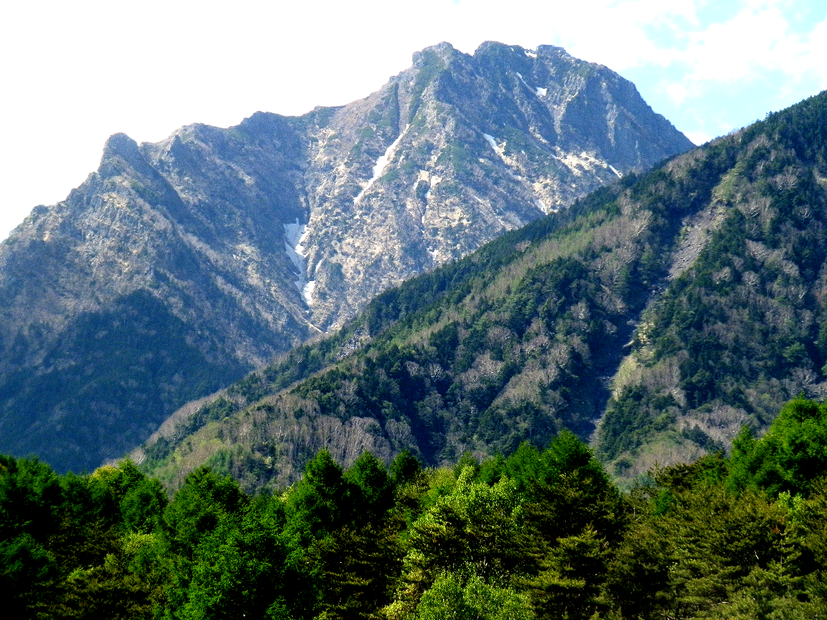 春の阿弥陀岳